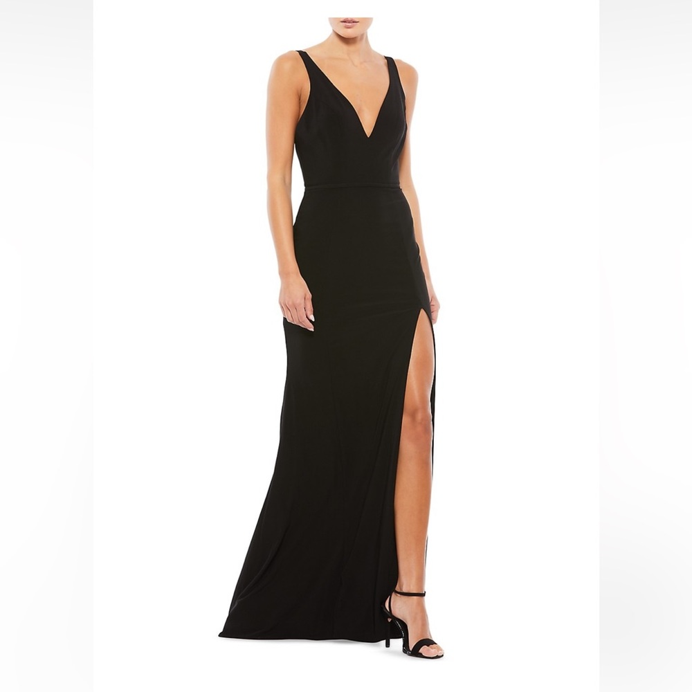 Ieena for Mac Duggal Black Tie Plunge Neck Dress - Sz 10 - Style # 25846 - NWT